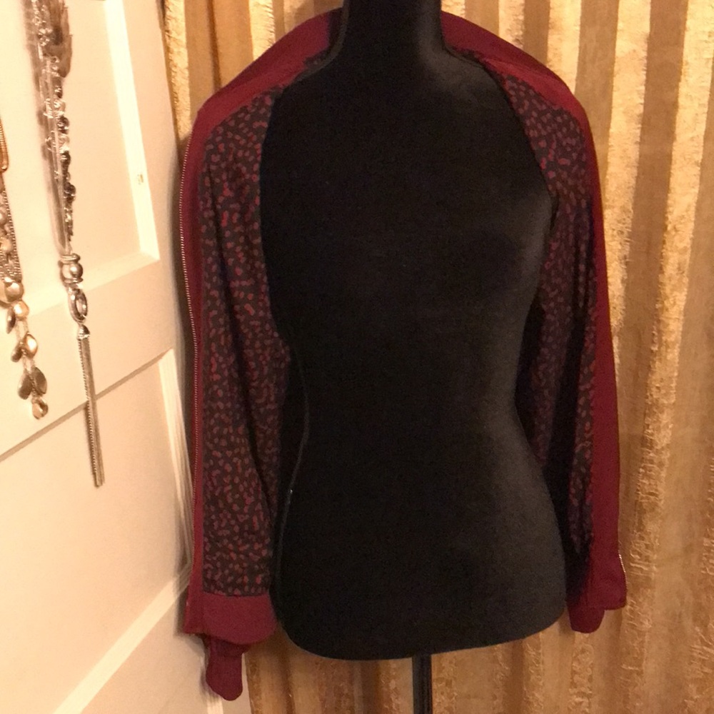 Red Susan graver jacket - Picture 3 of 3